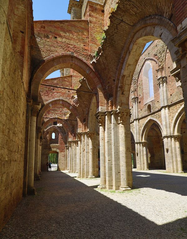 Besuch einer beeindruckenden Kloster-Ruine