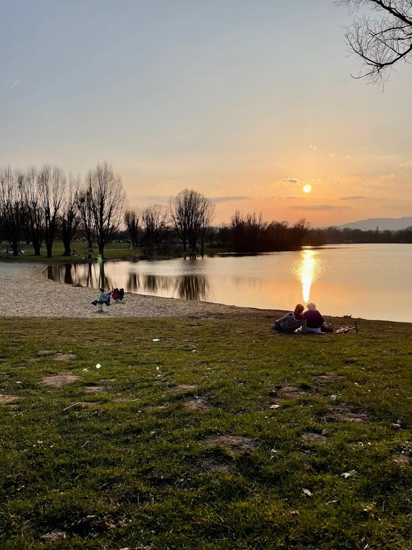 Entspannung und Aktivitäten am Wasser