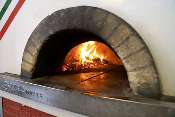Knusprige Pizza-Genüsse in gemütlicher Atmosphäre erleben