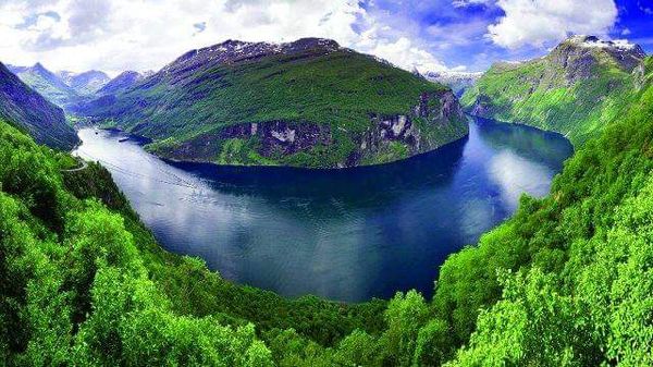 Tauche ein in die Welt der Fjorde