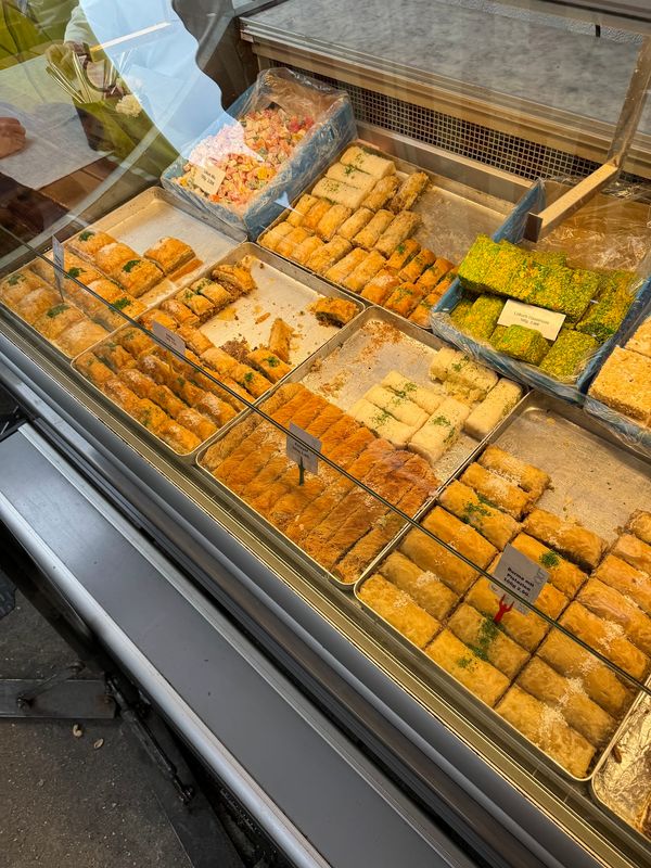 Schlemmen & Flanieren am lebendigsten Markt Wiens