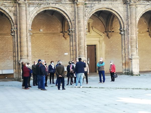 Mittelalterliches Kloster abseits der Pfade