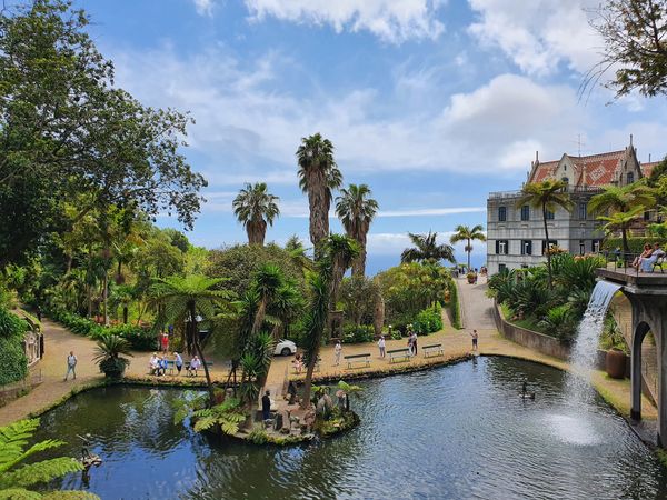 Atemberaubende Gärten und historische Seilbahnfahrten
