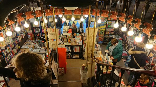 Schätze im Bookstore Biarritz finden