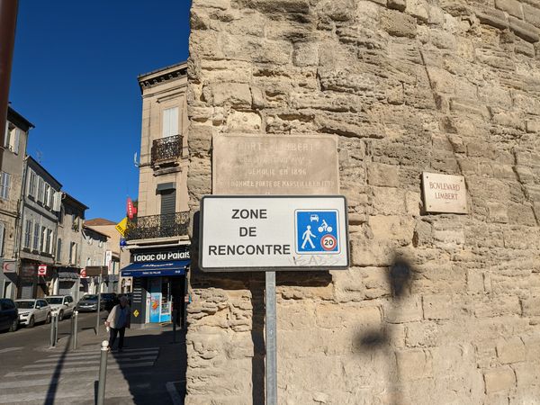 Avignon bei Nacht erleben