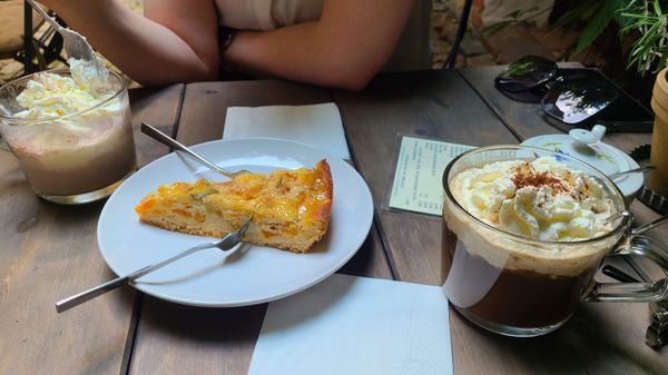 Gemütliches Kaffeehaus mit historischem Charme