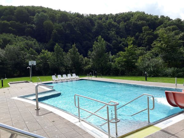 Entspannte Stunden im Freizeitbad verbringen