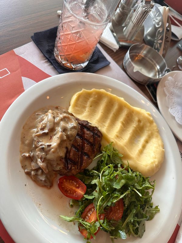 Dine in Style mit Blick auf Novi Sad