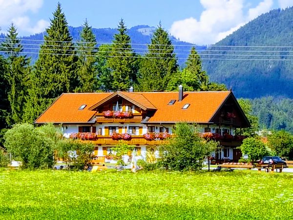 Kaffee und Kuchen in idyllischer Lage