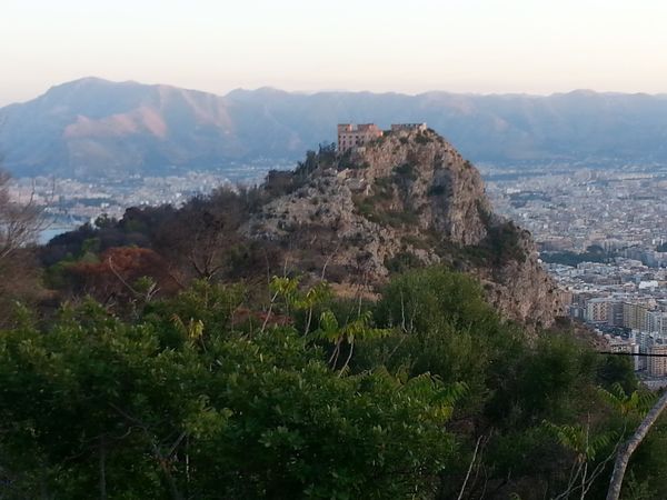 Ausblick über Palermo genießen