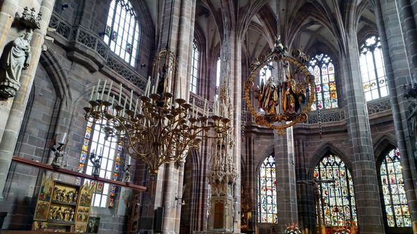 Bewundere gotische Architektur