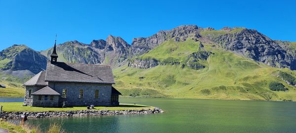 Idyllische Berglandschaft zum Wandern und Entspannen