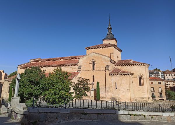 Romanische Kirchenkunst erleben