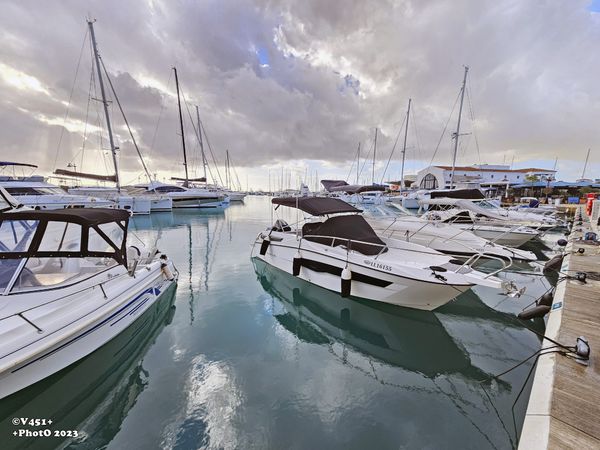 Maritimes Flair im Alten Hafen