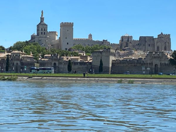 Erkunde Avignon vom Wasser aus