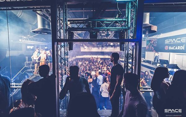 Tanzen in Florenz' bekanntem Nachtclub