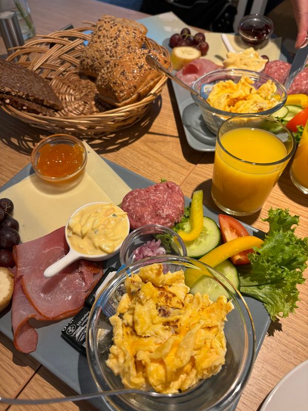 Frühstück mit Meerblick