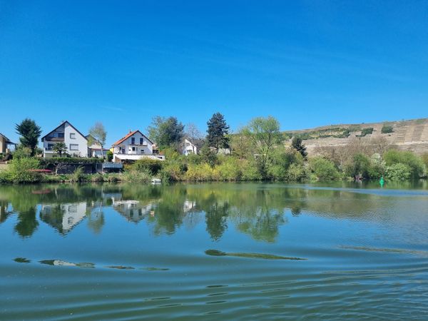 Entspannte Stunden auf dem Wasser