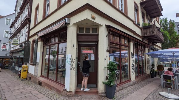 Genieße Kaffee in gemütlicher Atmosphäre