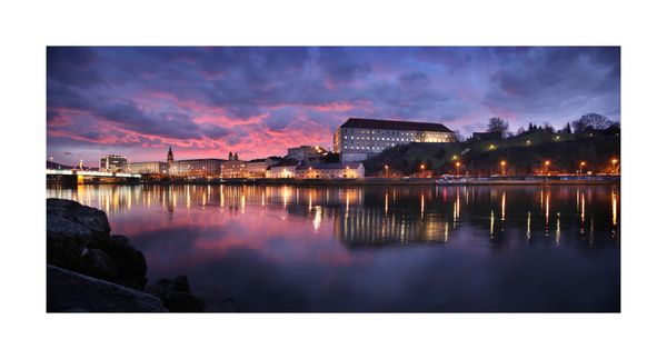 Genieße den Sonnenuntergang mit historischem Hintergrund