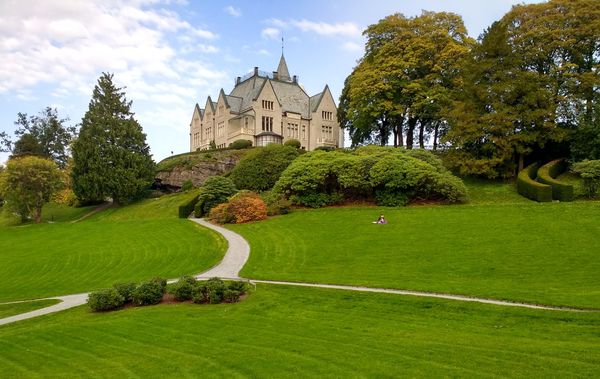 Märchenschloss mit königlichem Park