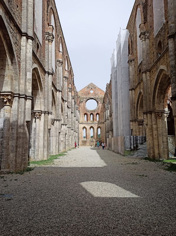 Besuch einer beeindruckenden Kloster-Ruine