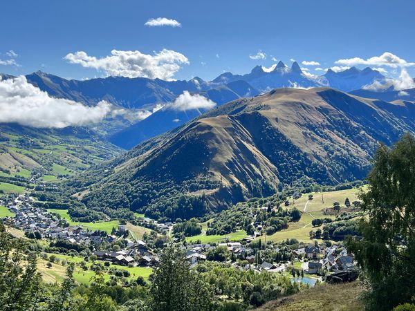 Spektakuläre Passstraße in den Alpen