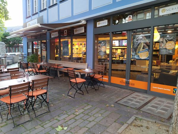 Genieße Kaffee und Gebäck im Herzen Idsteins