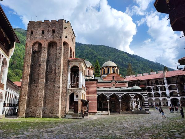 Bulgarisches Kloster mit atemberaubender Kunst