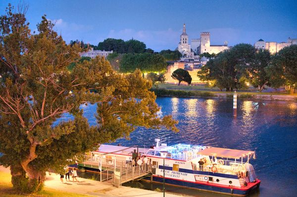 Erkunde Avignon vom Wasser aus