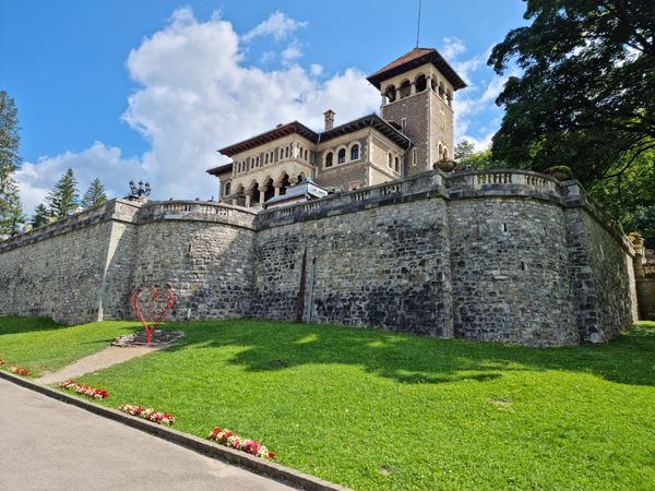 Prachtvolles Cantacuzino Schloss besichtigen