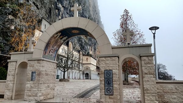 Spirituelle Reise zum Felsenkloster
