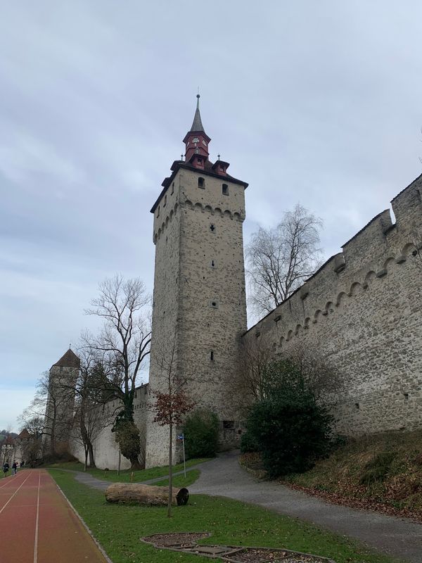 Mittelalterliche Mauern mit Aussicht