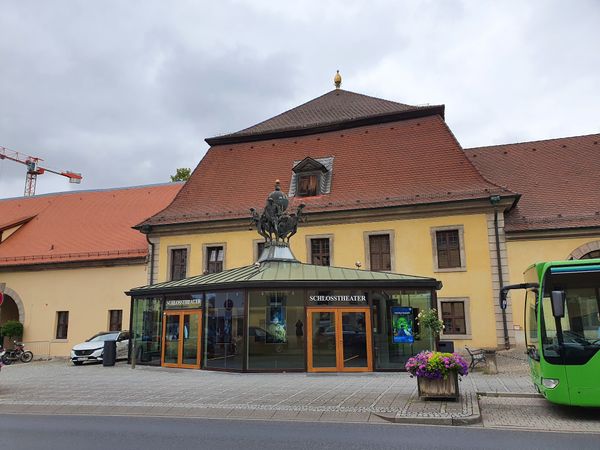 Bühnen-Zauber in historischem Ambiente