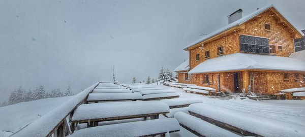 Traditionelle Štruklji im Gebirge genießen