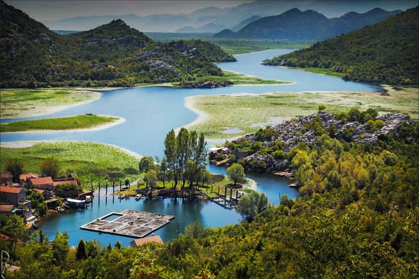 Idyllisches Fischerdorf am Skadar See