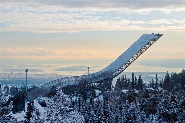 Historische Skisprünge mit Aussicht