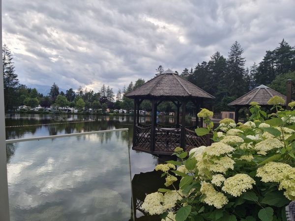 Entspanne am idyllischen Natterer See