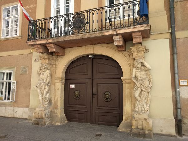 Tauche ein in die Kunstgeschichte im Esterházy-Palast