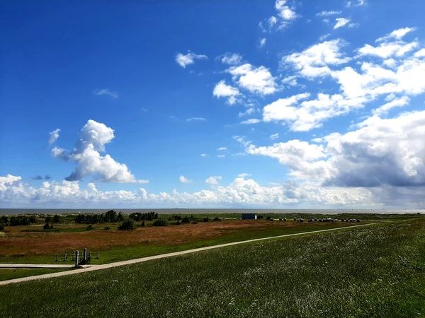 Weitläufiger Strand für Familienabenteuer