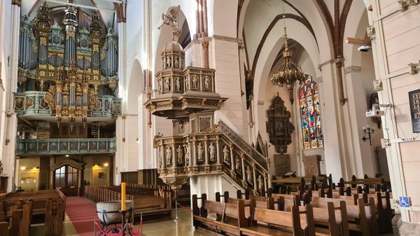 Geistliches Zentrum mit beeindruckender Orgel