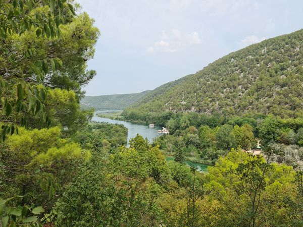 Baden neben beeindruckenden Wasserfällen