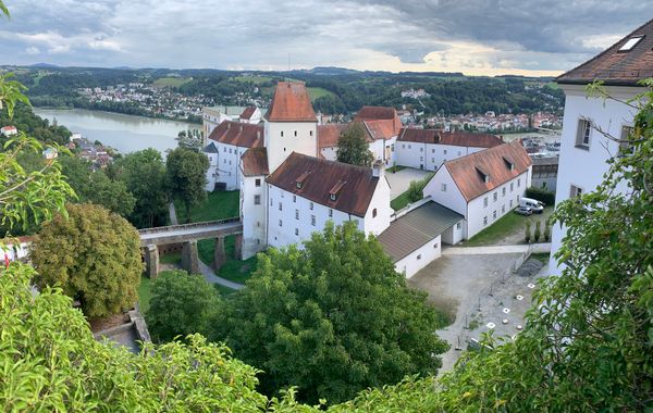 Burg mit Aussicht über Passau