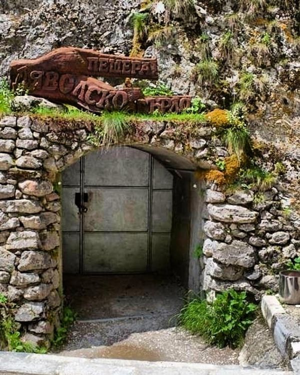 Atemberaubende Schlucht & Höhlenerkundung