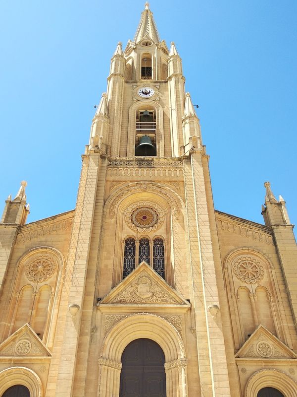 Beeindruckende Kirche im Herzen von Għajnsielem