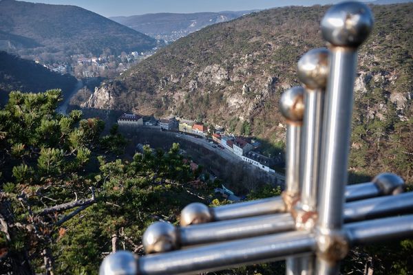 Panoramablick über die Föhrenberge