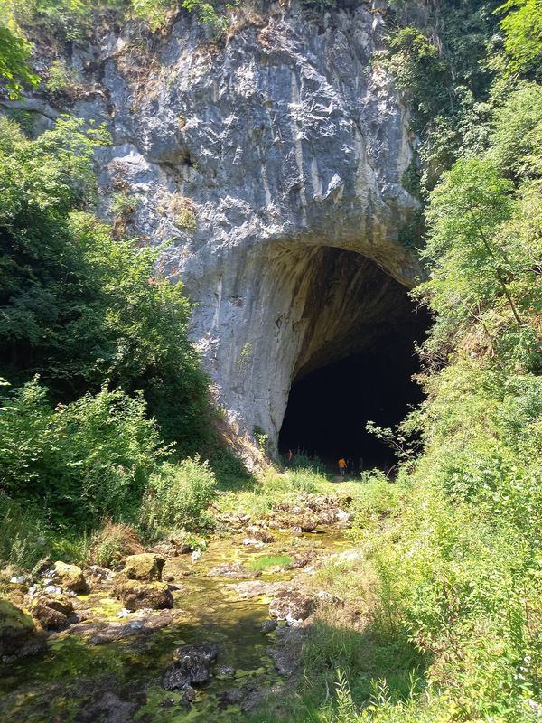 Erkundung der geheimnisvollen Höhlen