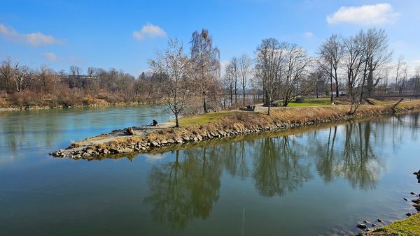 Zusammenfluss mit Aussicht
