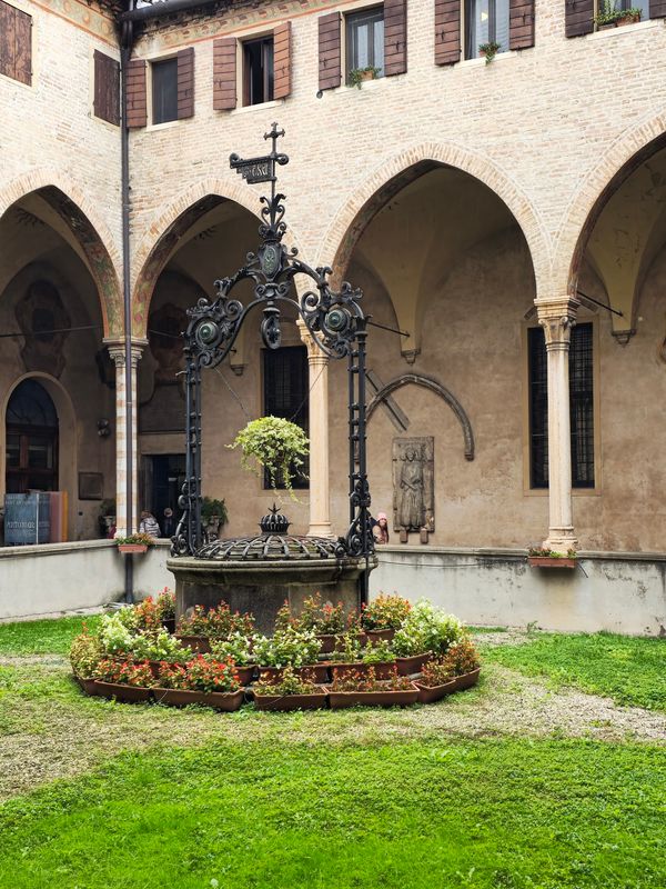 Heilige Kunst in Il Santo bestaunen