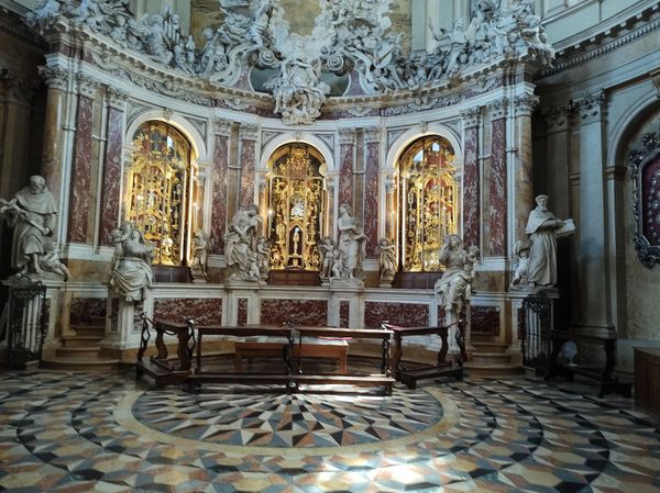 Heilige Kunst in Il Santo bestaunen